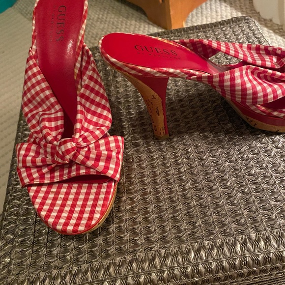 Vintage guess heels. Femme fatale. Sandals…. Fun And sun… never worn - Picture 4 of 7